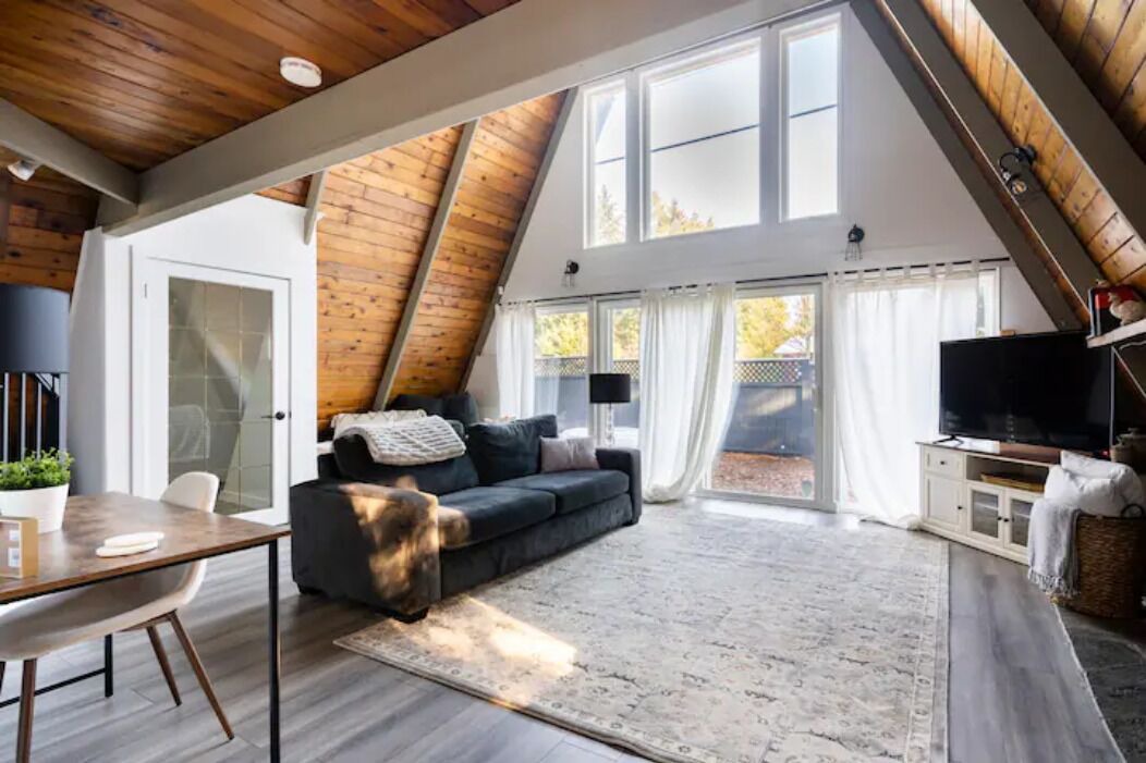 Photo of Livingroom in Shawnigan Lake