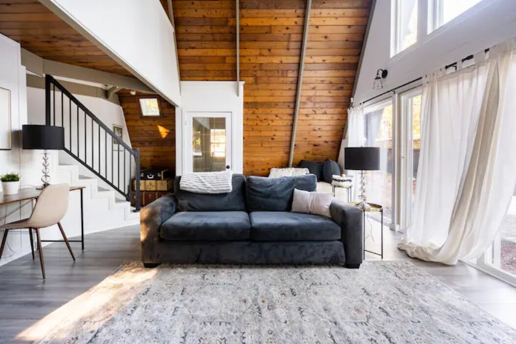 Photo of Livingroom in Shawnigan Lake