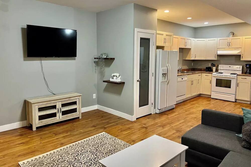 Photo of Livingroom in Eastern Hillsides