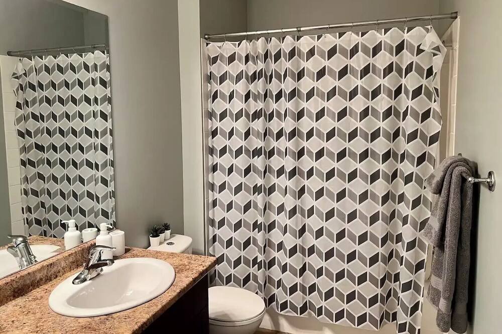 Photo of Bathroom in Eastern Hillsides