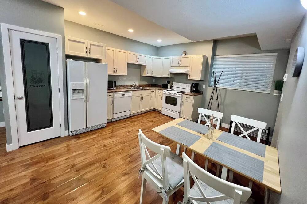 Photo of Kitchen in Eastern Hillsides