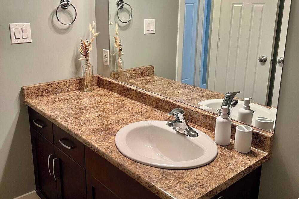 Photo of Bathroom in Eastern Hillsides