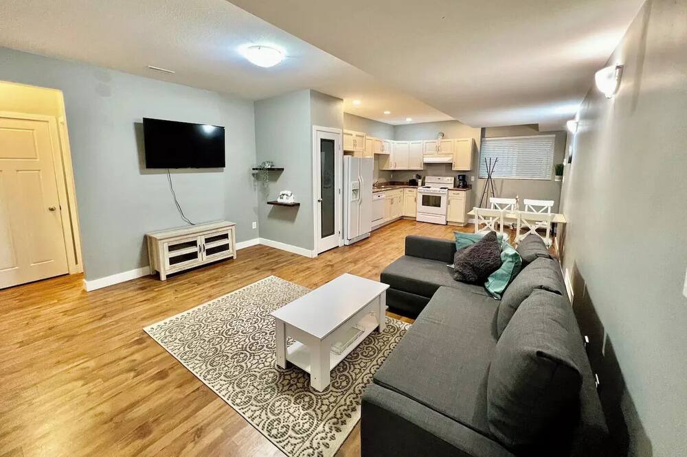Photo of Livingroom in Eastern Hillsides