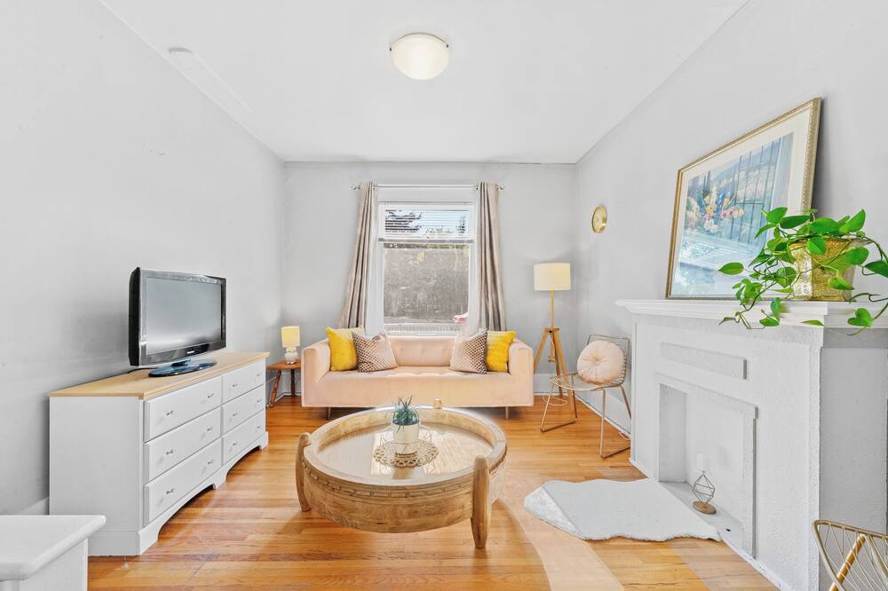 Photo of Livingroom in Sunnyside