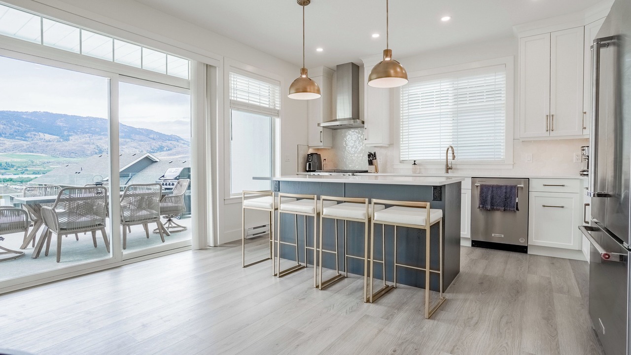 Photo of Kitchen in Okanagan-Similkameen