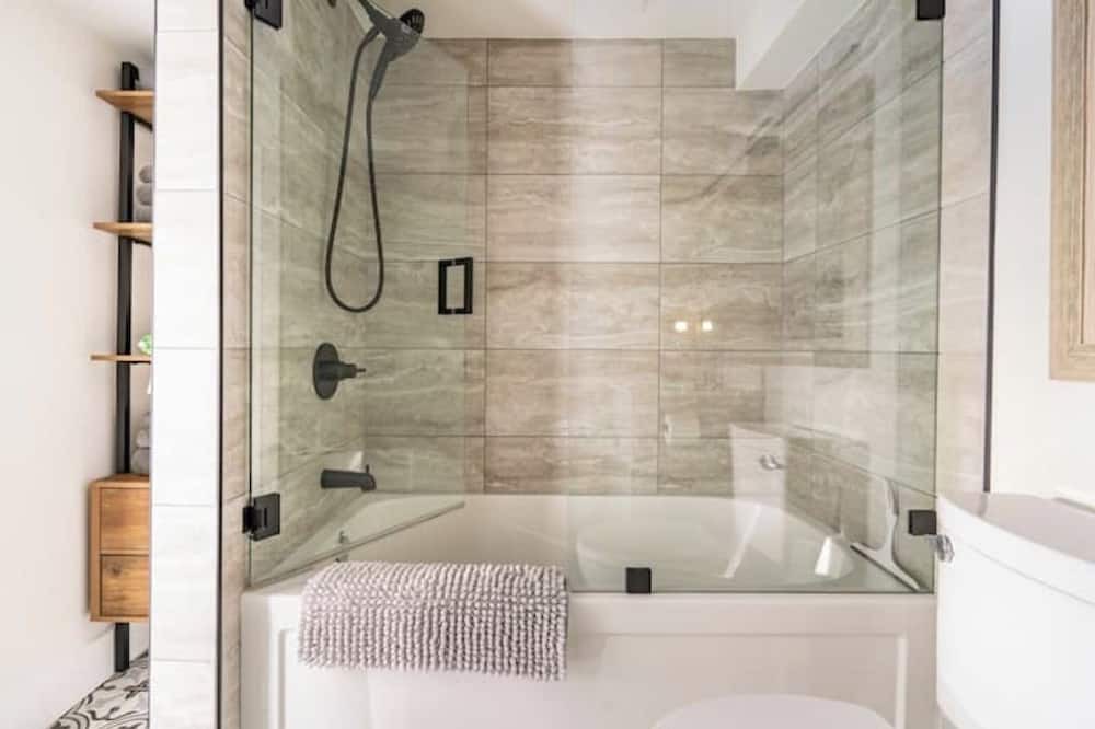 Photo of Bathroom in Saanich West