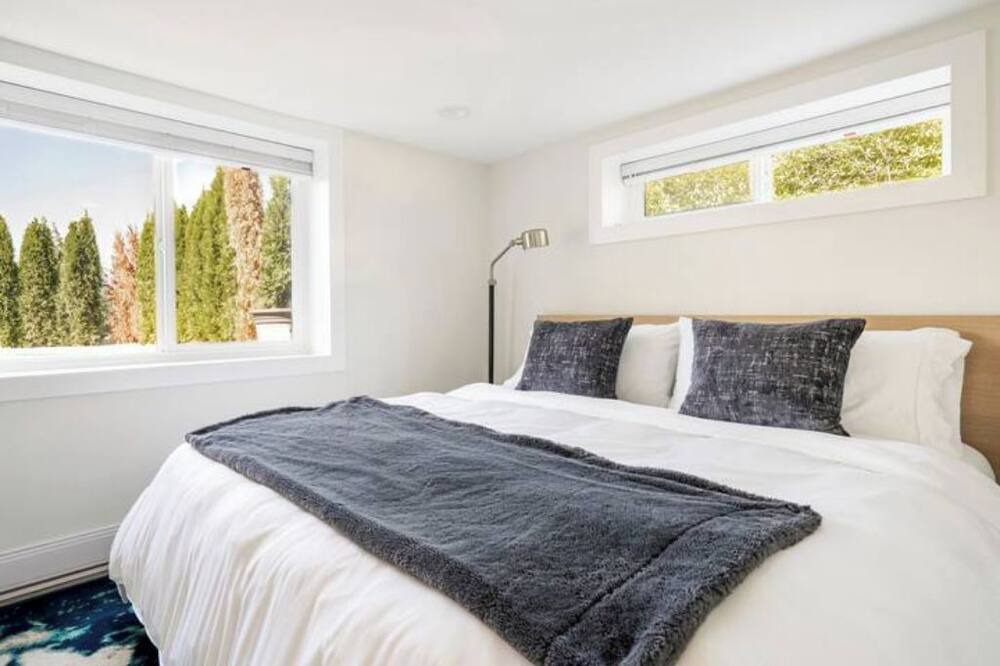 Photo of Bedroom in Saanich West