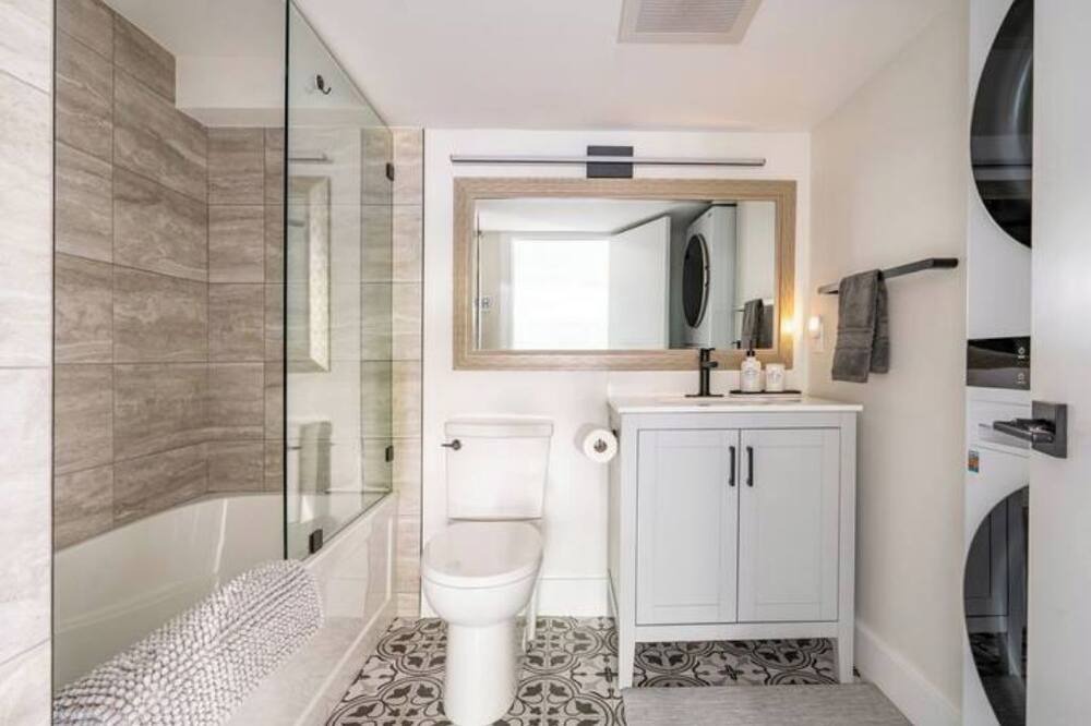 Photo of Bathroom in Saanich West