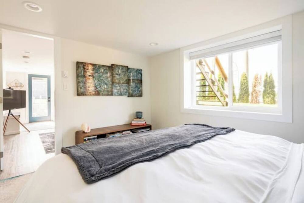 Photo of Bedroom in Saanich West