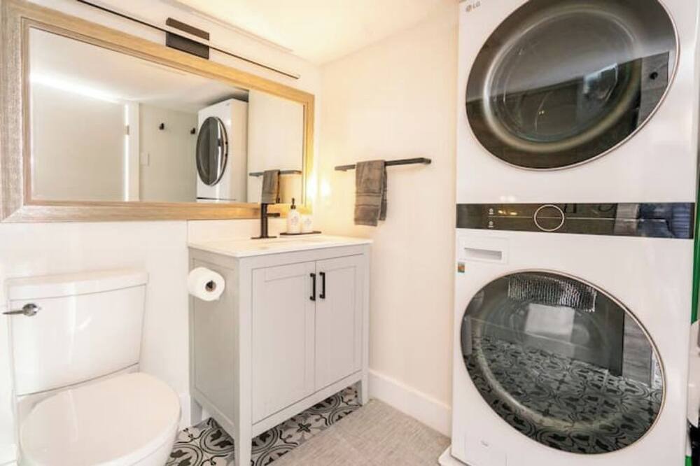 Photo of Bathroom in Saanich West