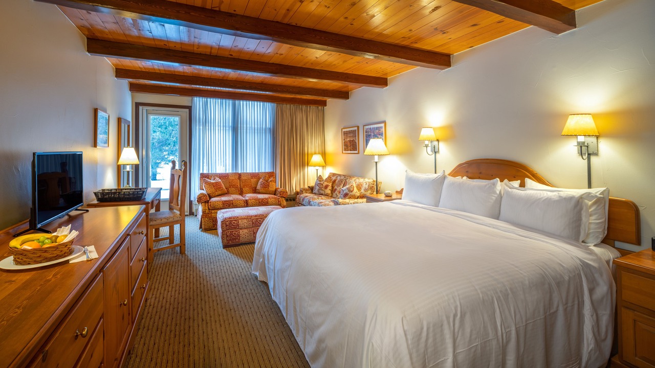 Photo of Bedroom in Lake Louise