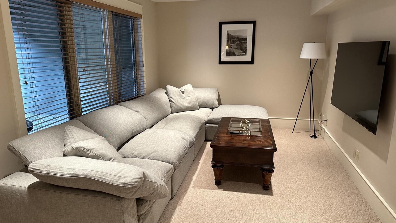 Photo of Livingroom in Upper Village