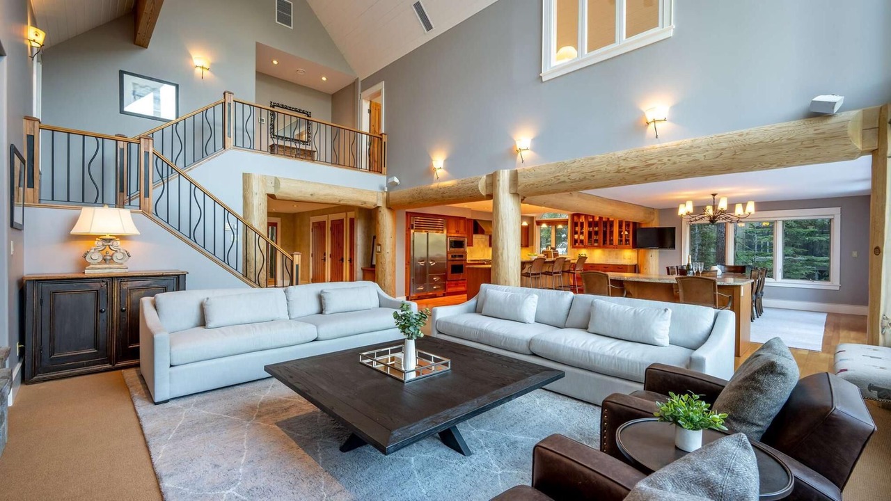 Photo of Livingroom in Upper Village