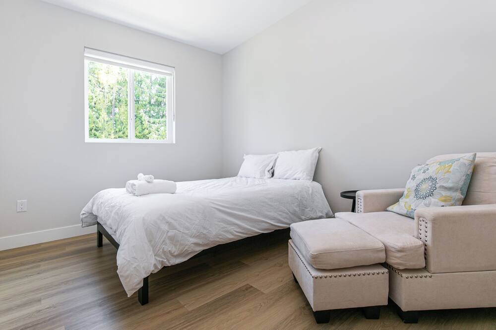 Photo of Bedroom in Lake Cowichan