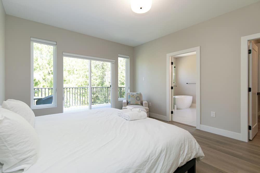 Photo of Bedroom in Lake Cowichan