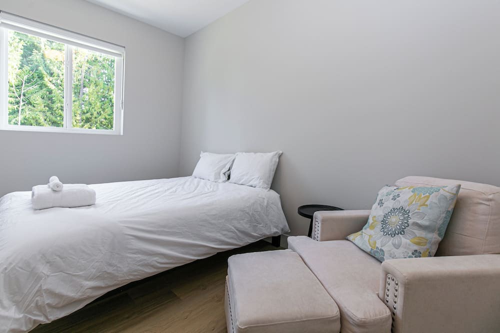 Photo of Bedroom in Lake Cowichan