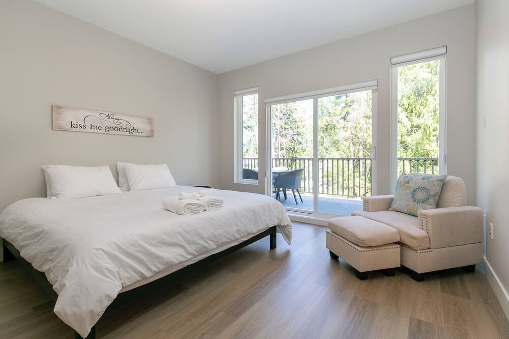 Photo of Bedroom in Lake Cowichan