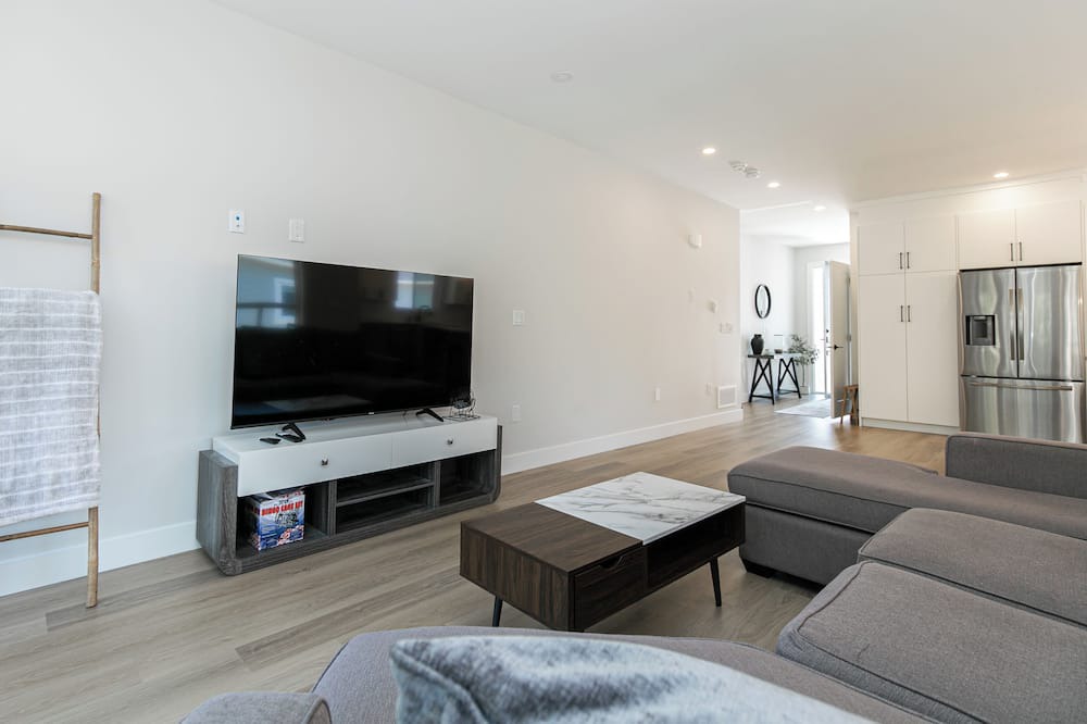 Photo of Livingroom in Lake Cowichan