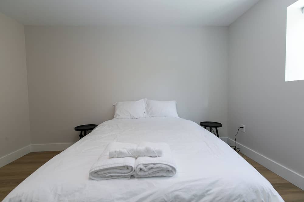 Photo of Bedroom in Lake Cowichan