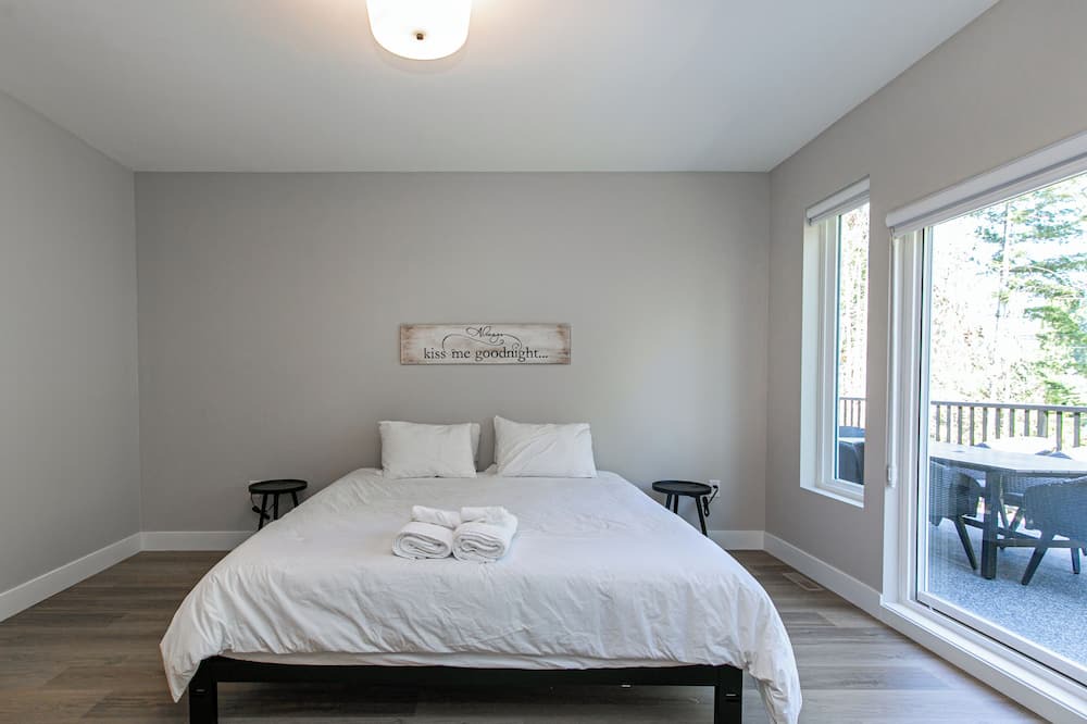 Photo of Bedroom in Lake Cowichan