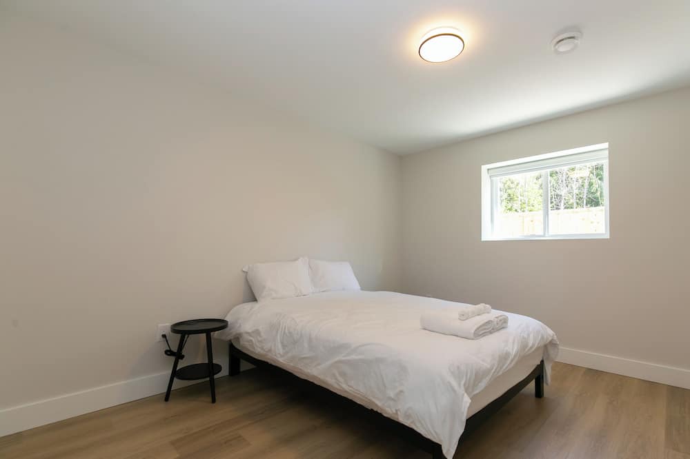Photo of Bedroom in Lake Cowichan