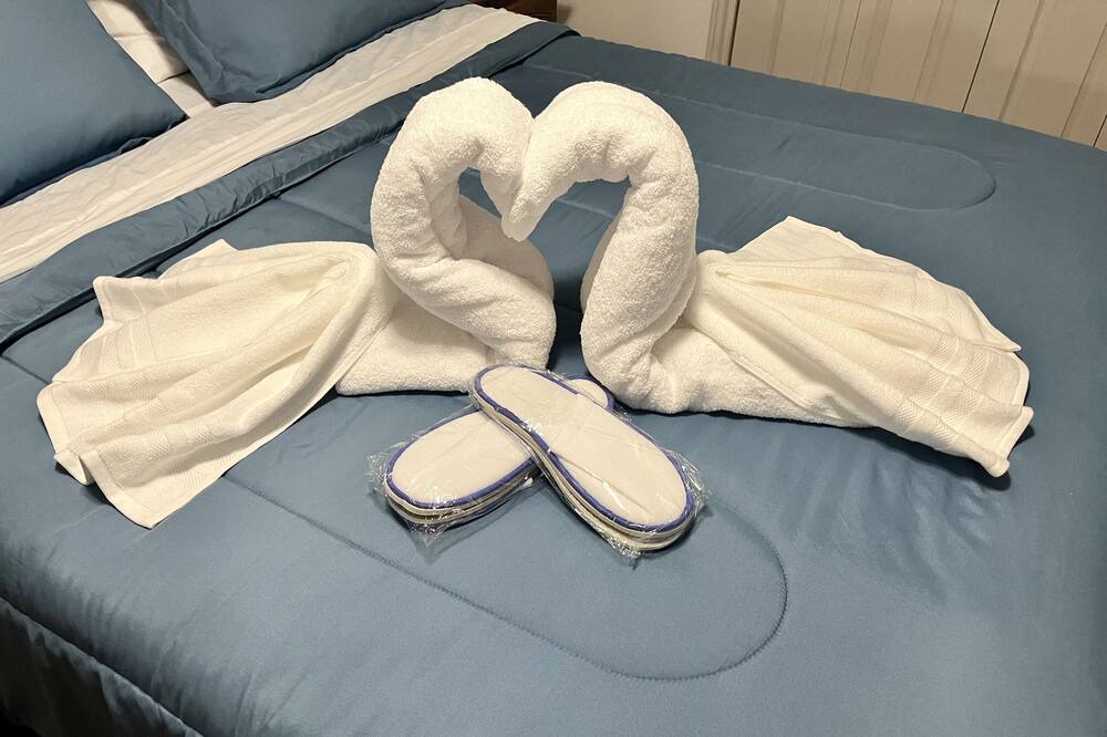 Photo of Bedroom in Lakeview