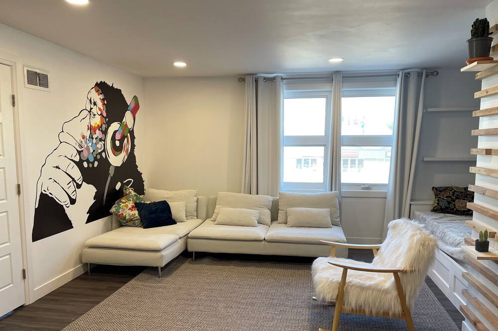 Photo of Livingroom in Moose Jaw