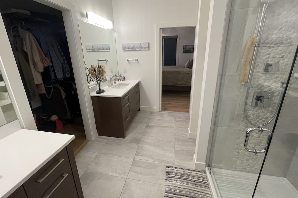 Photo of Bedroom in Sicamous