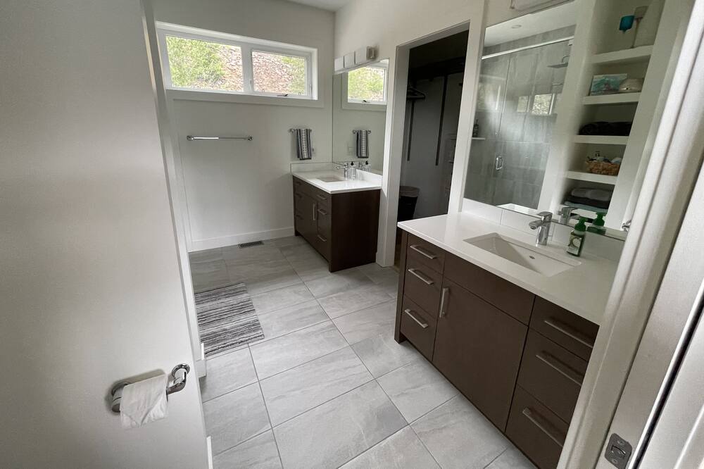 Photo of Kitchen in Sicamous