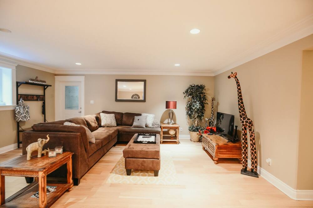 Photo of Livingroom in Cordova Bay