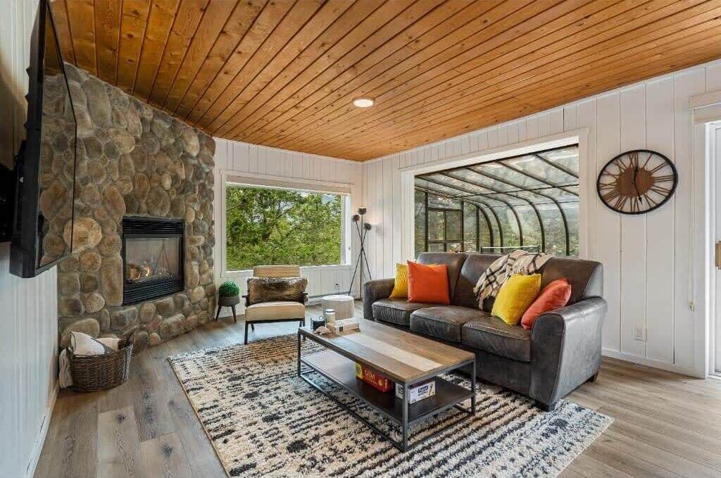 Photo of Livingroom in Invermere