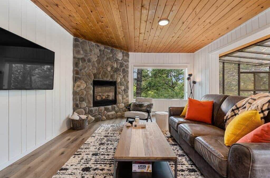 Photo of Livingroom in Invermere