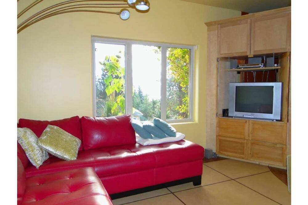 Photo of Livingroom in Central Okanagan