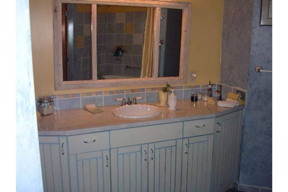 Photo of Bathroom in Central Okanagan