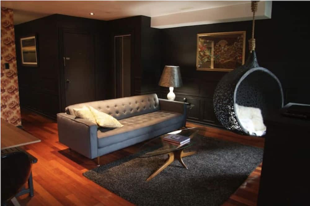 Photo of Livingroom in Garden District