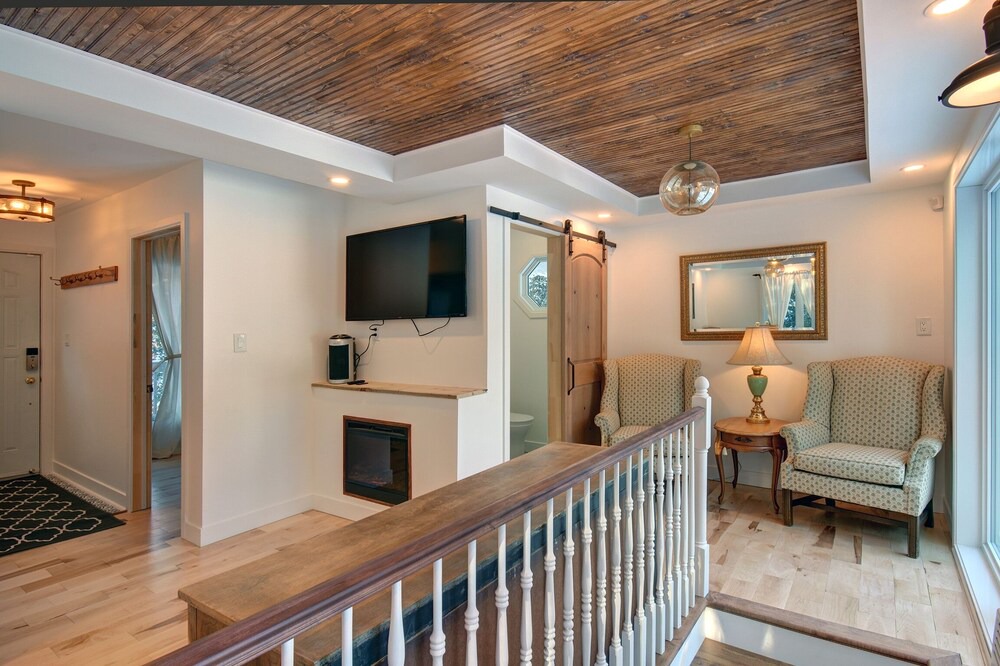 Photo of Livingroom in St-Adolphe-d'Howard
