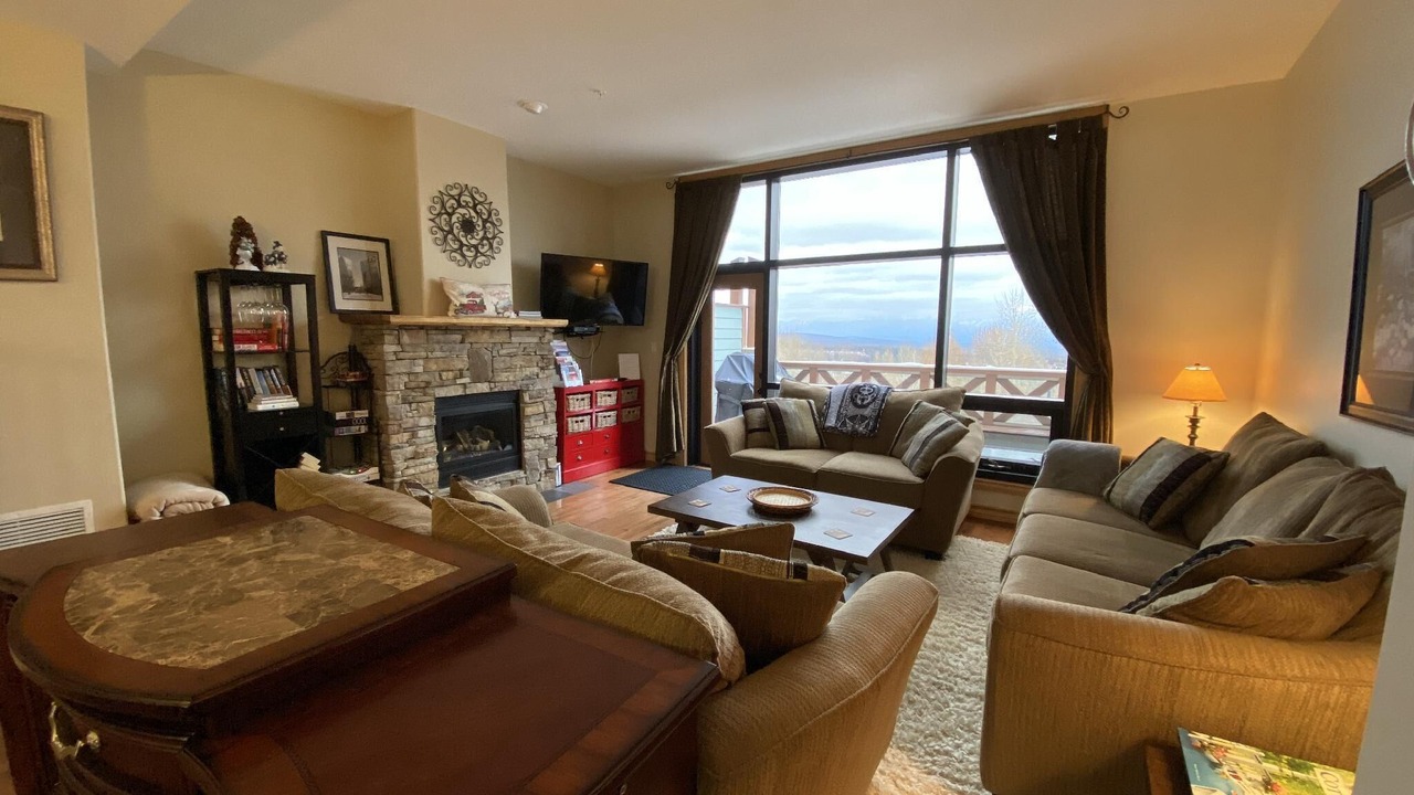 Photo of Livingroom in East Kootenay