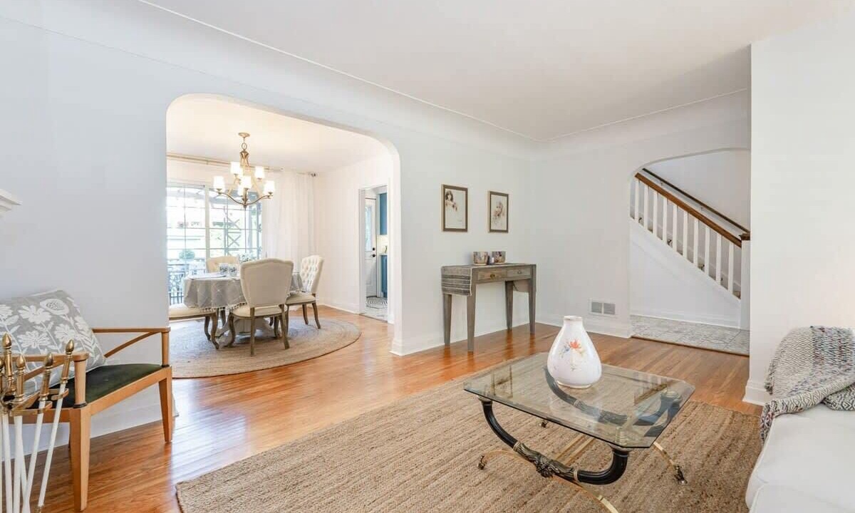 Photo of Livingroom in Burlington