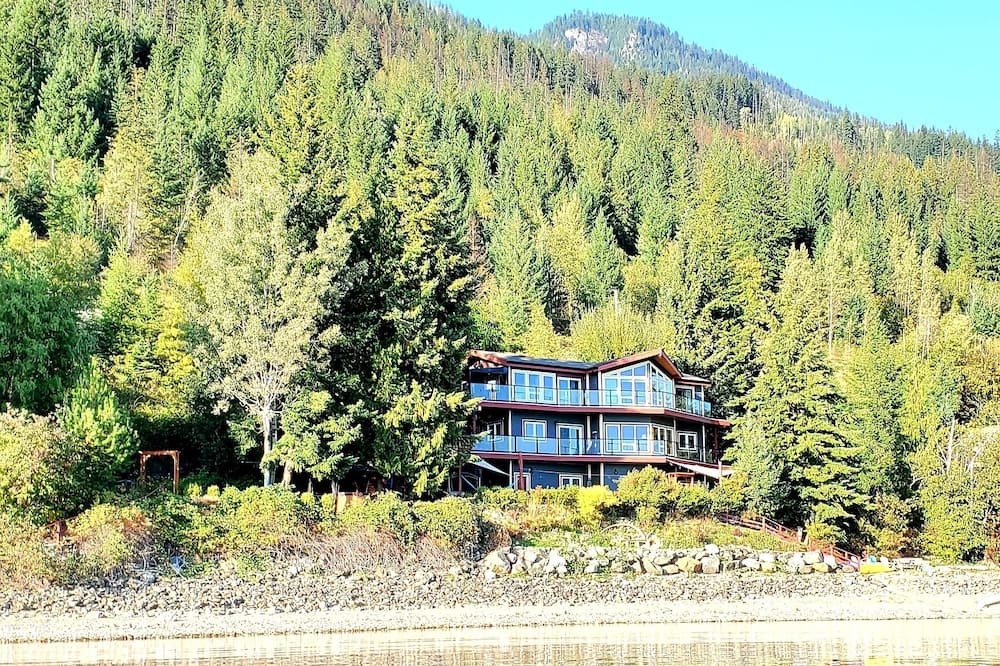 Photo of Outdoor in Anglemont