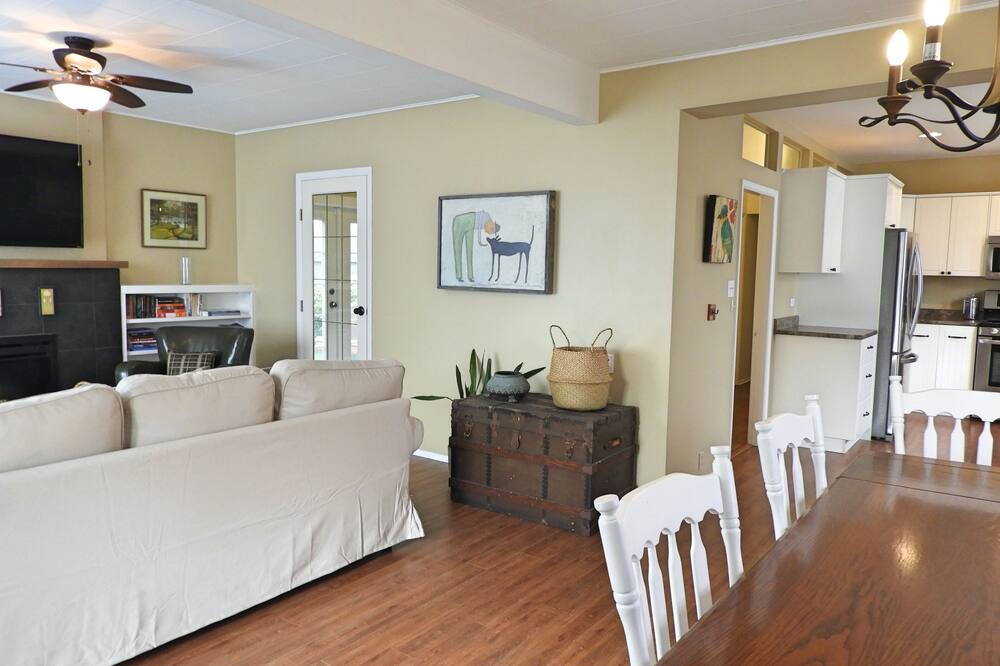 Photo of Livingroom in Chemainus