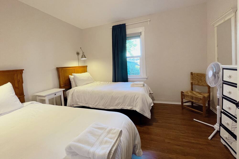 Photo of Bedroom in Chemainus