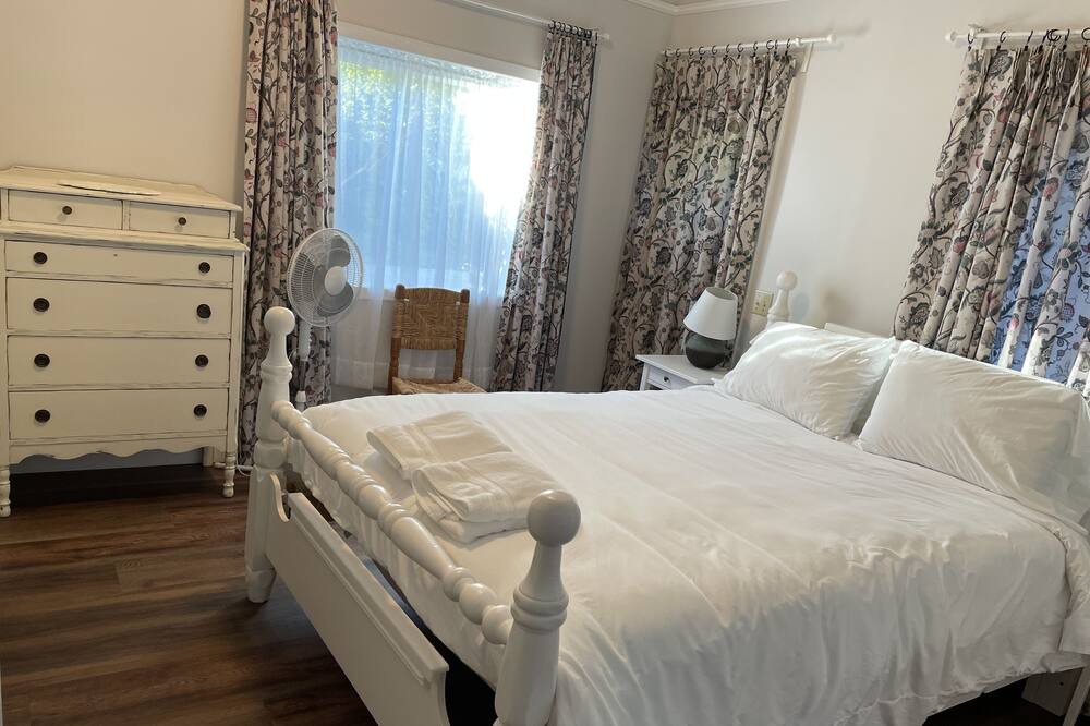 Photo of Bedroom in Chemainus
