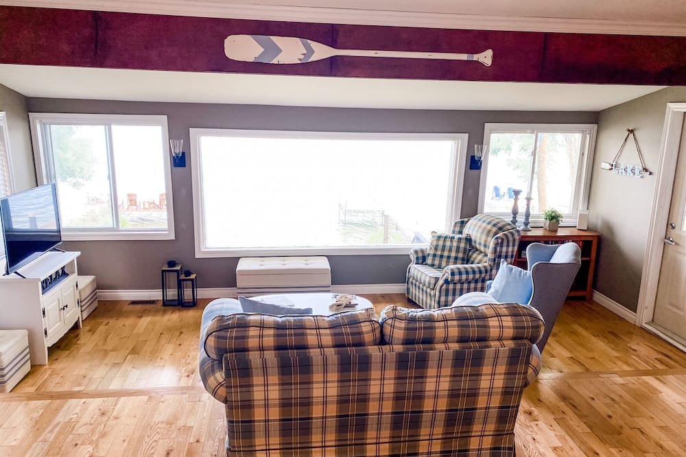 Photo of Livingroom in Orillia