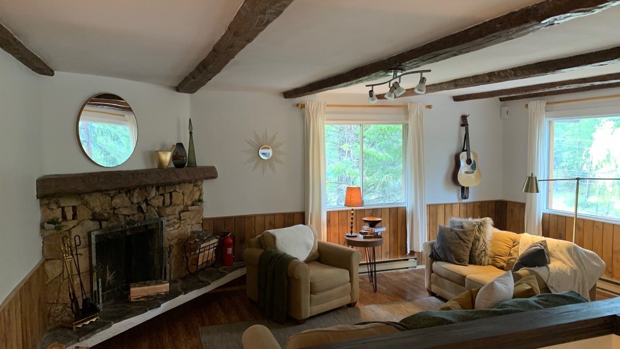 Photo of Livingroom in Invermere