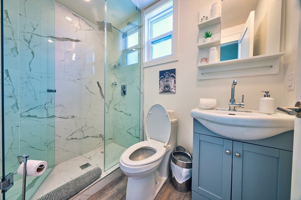 Photo of Bathroom in Wainfleet