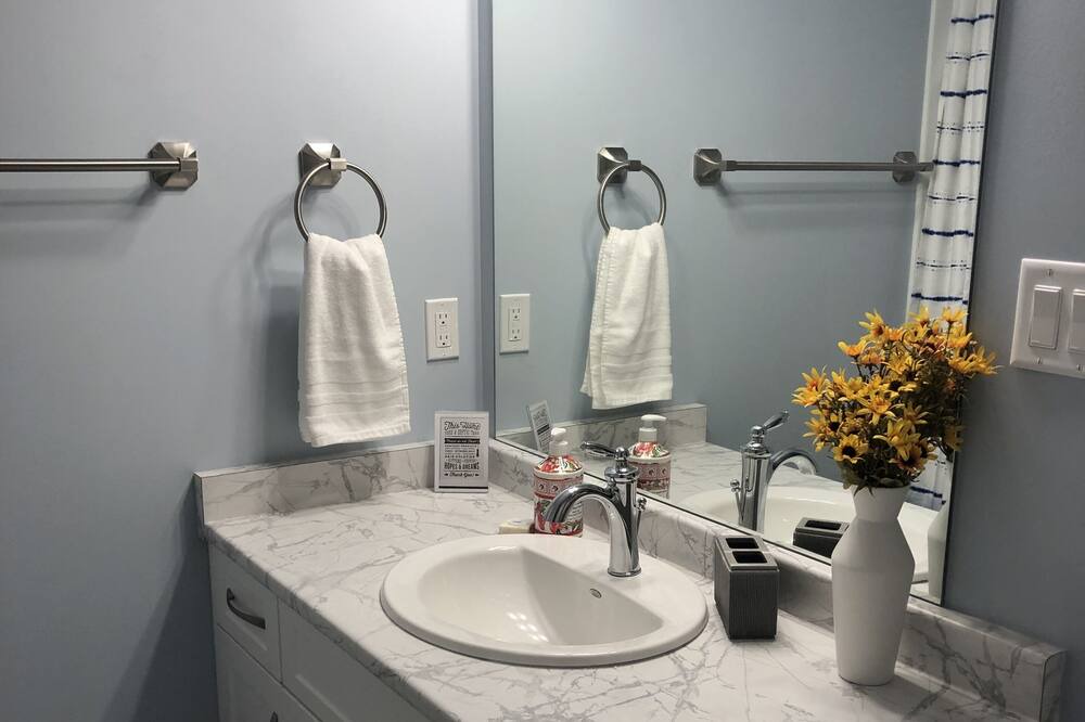 Photo of Bathroom in Blind Bay