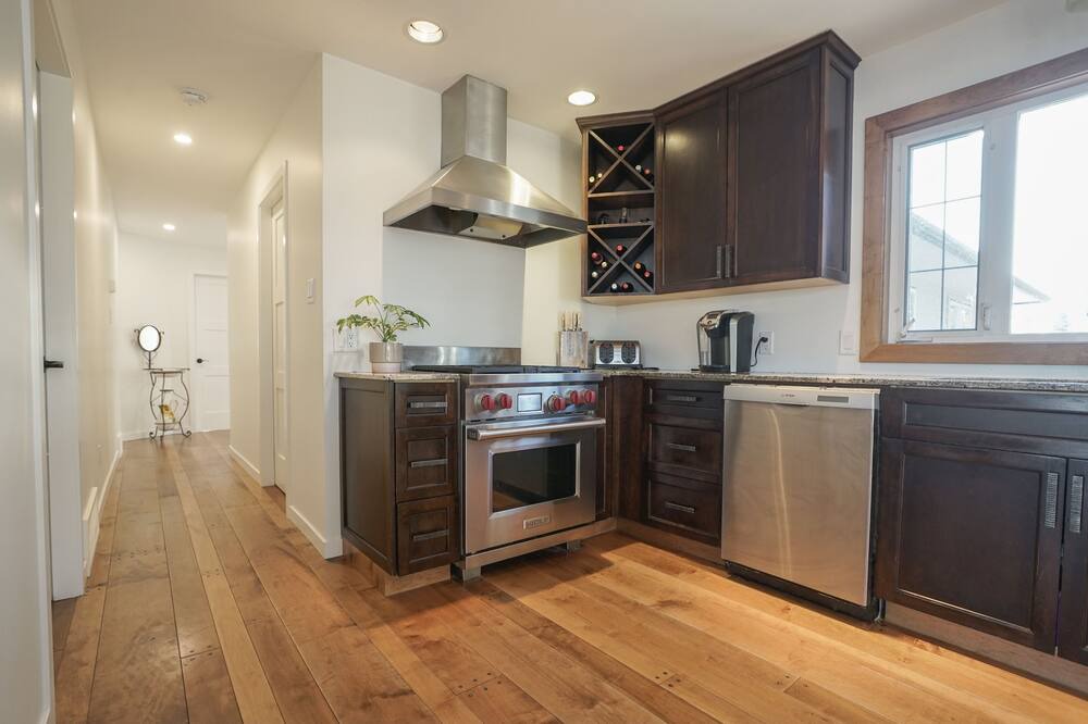 Photo of Kitchen in Southeast Kelowna