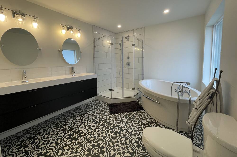Photo of Bathroom in Southeast Kelowna