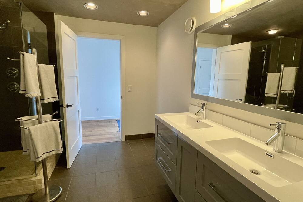 Photo of Bathroom in Southeast Kelowna