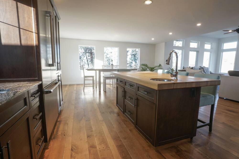 Photo of Kitchen in Southeast Kelowna